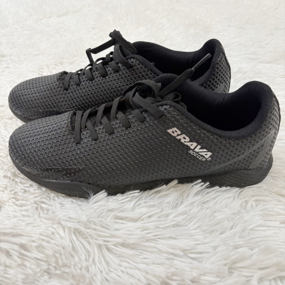 Brava men size 7D Soccer Adults' Super Goal Turf Cleats in black